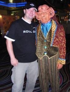 Harry Reischmann und Ferengi in Quarks Bar 