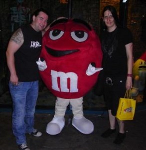 Der roter M&M Mann, Harry Reischmann und Petra