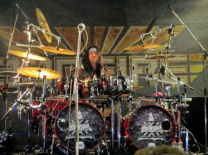 2014 Harry Reischmann auf dem AXXIS Drumset