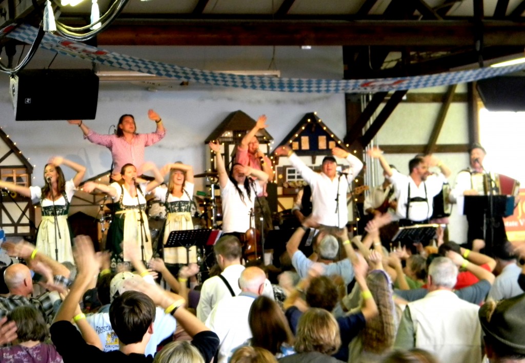 Donaumusikanten and Musikmakers - und das Fliegerlied - 2011 in Mt. Angel
